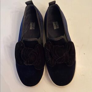 Black and Navy Velvet Slip-On Shoes with Bow